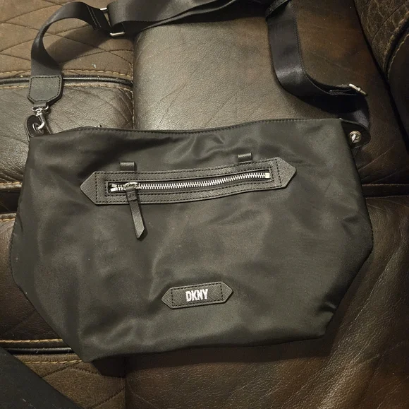 DKNY Black Men's Messenger QBag